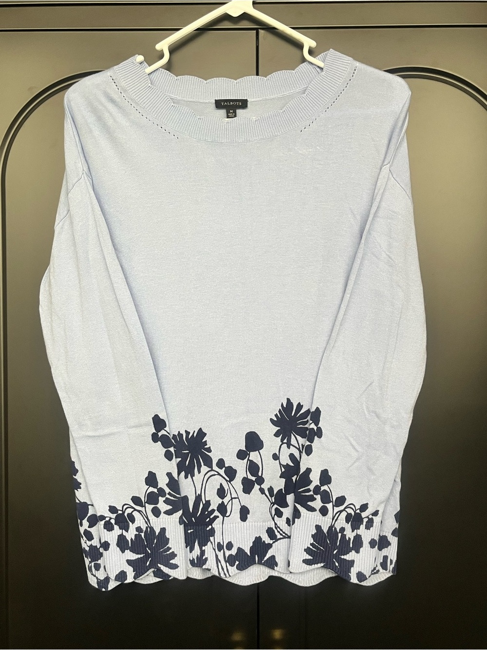 Talbots Pale Blue Sweater with Navy Floral Scalloped Border - Picture 4 of 6